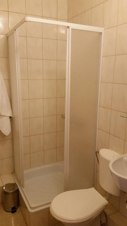 Pokoje Goscinne Vis A Vis Retro Gostynin Chambre photo
